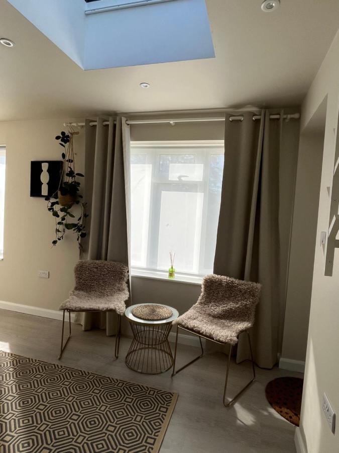 Cosy 1 Bedroom 10min Drive To Centre,free Parking Apartamento